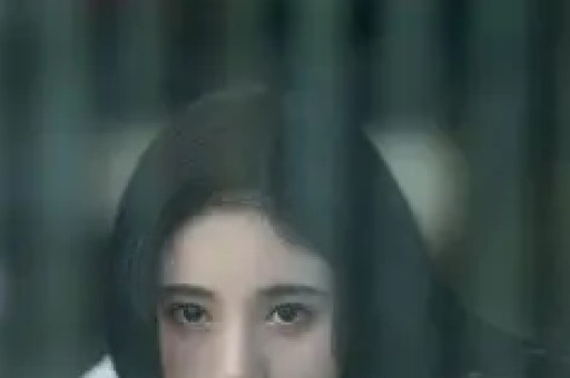 留几手闷声发大财？“离婚天团”抱团带货背后网红帝国割韭菜？